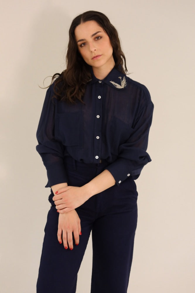 CAMISA LAUREL MARINO BORDADA