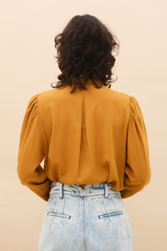 CAMISA GIRASOL MOSTAZA BORDADA