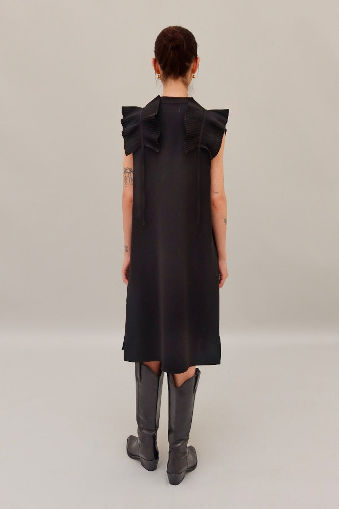 VESTIDO HOMBROS PLISADOS NEGRO