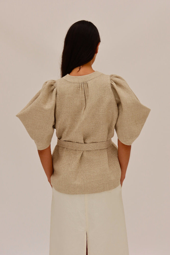 ENSAMBLE MANGAS VOLUMEN BEIGE
